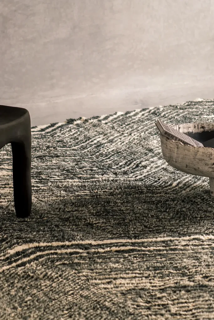 Black-and-White-Hand-Knotted-Wool-Rug-Azelestudio (4)